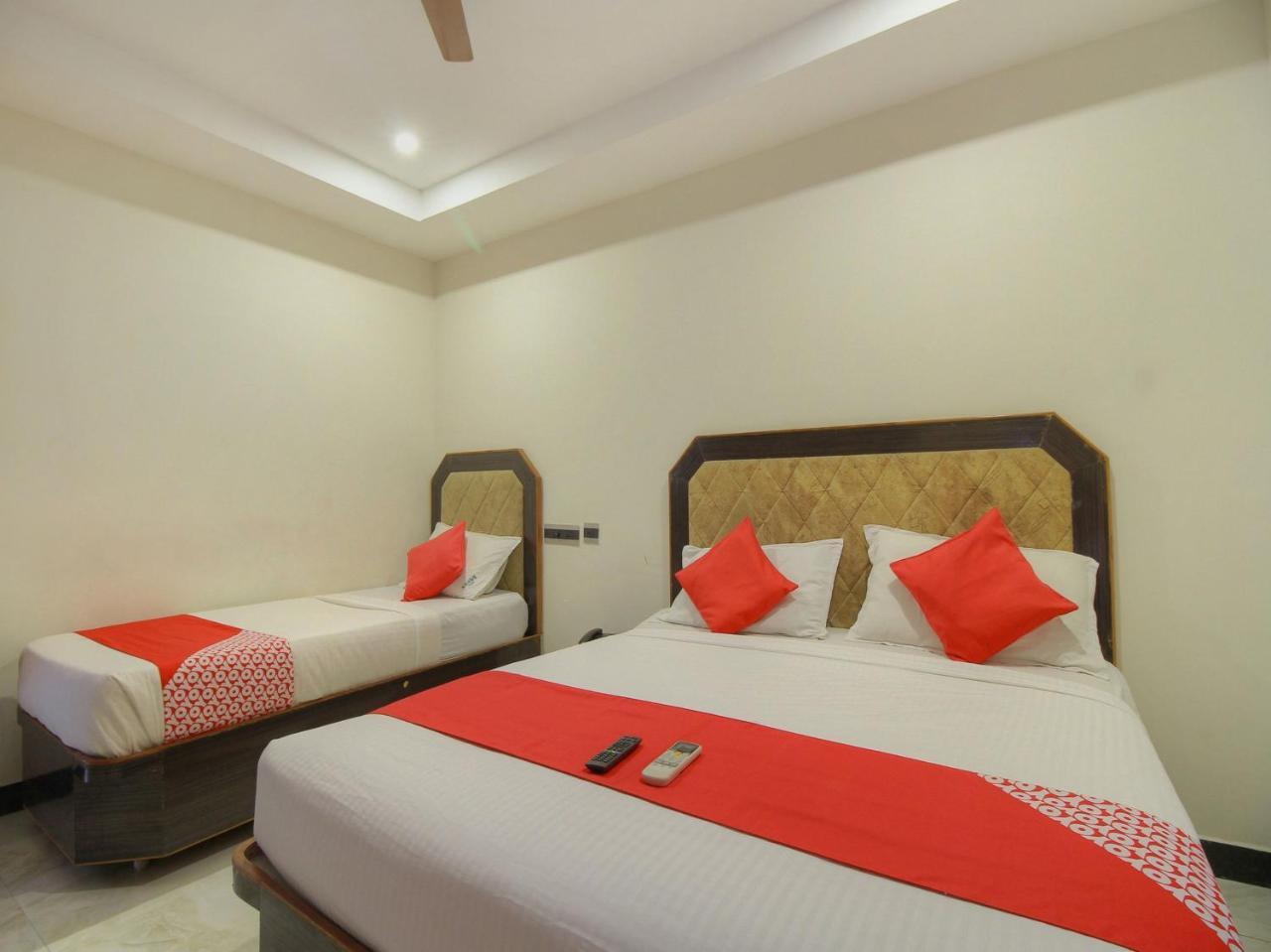Oyo 15948 Hotel Srees Tiruchirappalli Exterior photo
