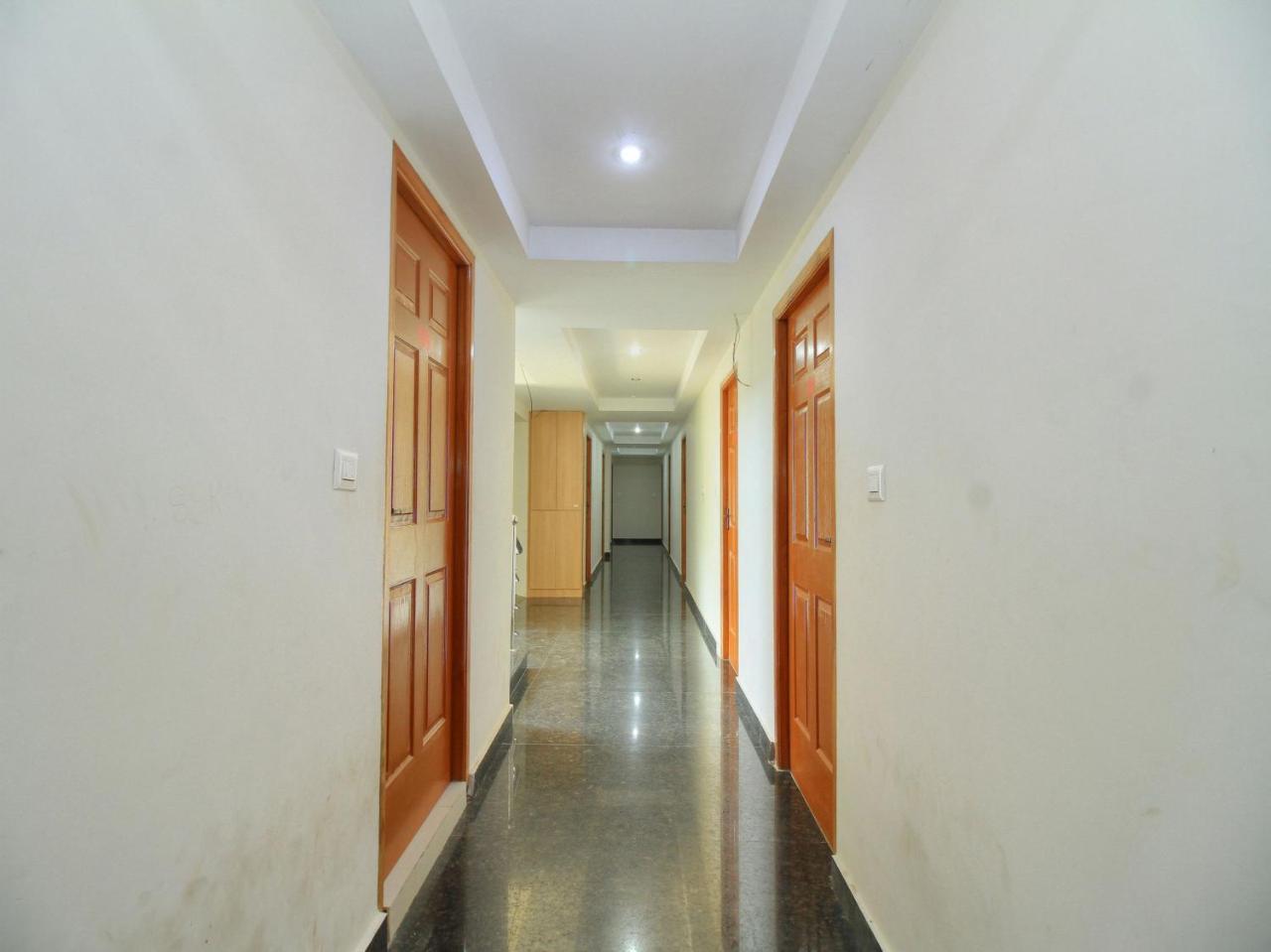 Oyo 15948 Hotel Srees Tiruchirappalli Exterior photo