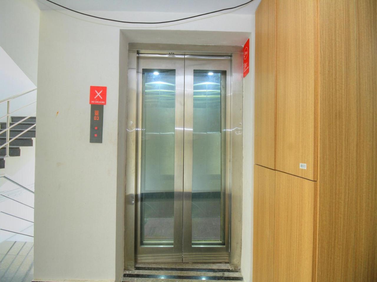 Oyo 15948 Hotel Srees Tiruchirappalli Exterior photo