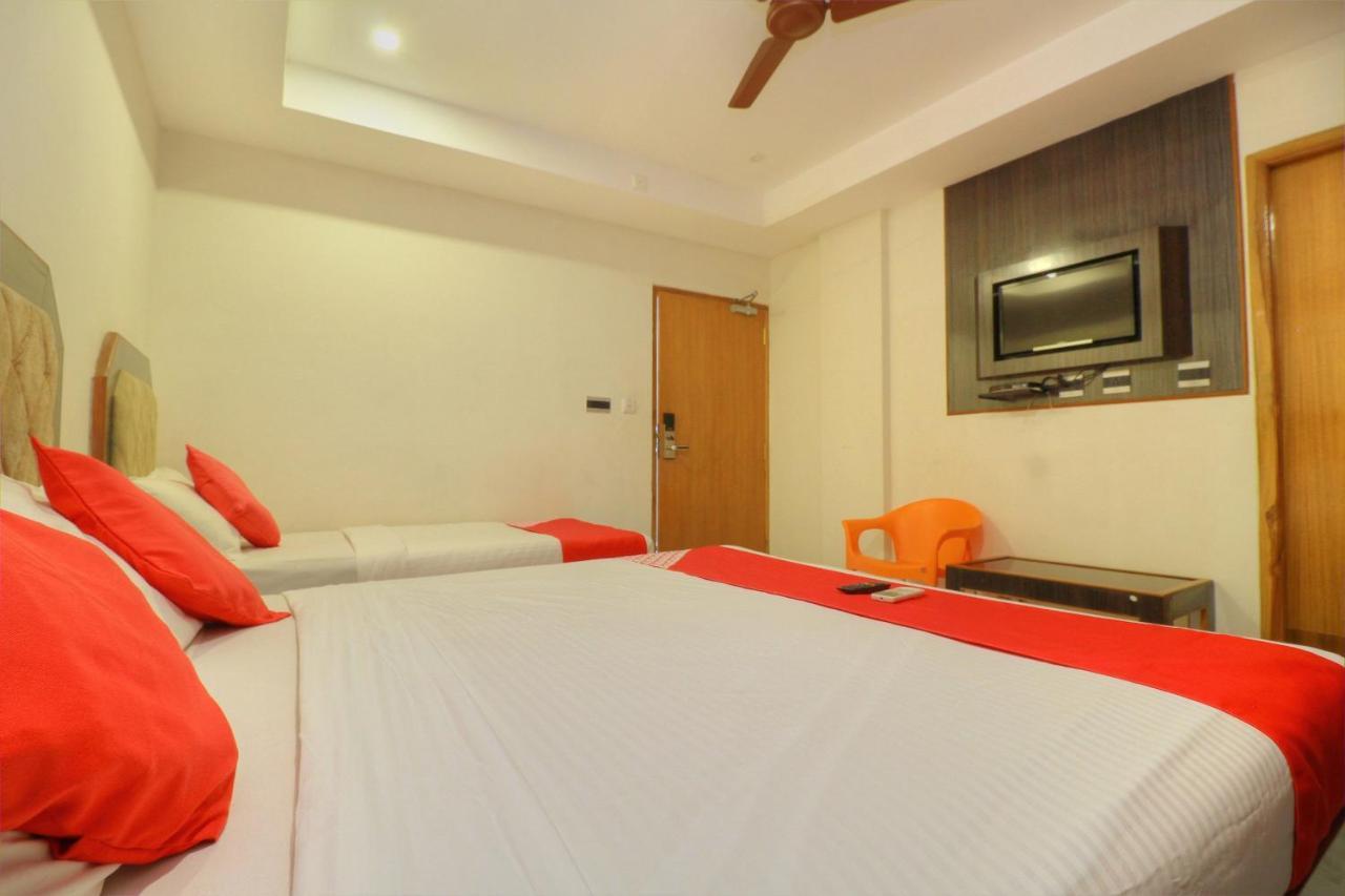 Oyo 15948 Hotel Srees Tiruchirappalli Exterior photo